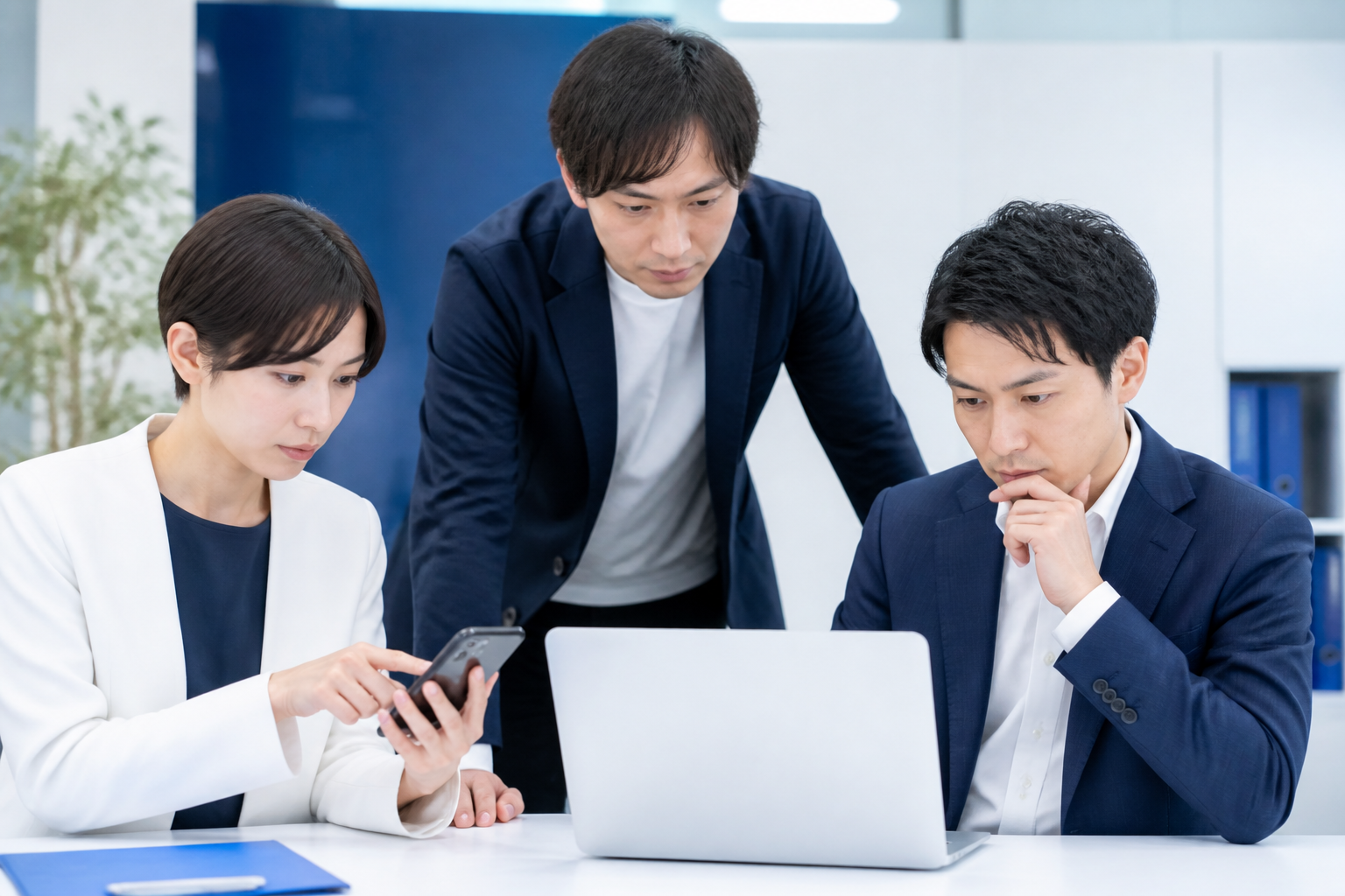 SNS投稿前に法令や事実関係を複数人で確認する選挙広報チーム